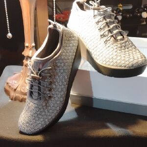 Steve Madden Gray Textured Sneakers